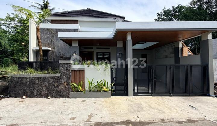 New Modern Tropical House - Open Space on Jalan Kaliurang Km. 13 Sukoharjo Ngaglik Sleman Near UII Campus 2