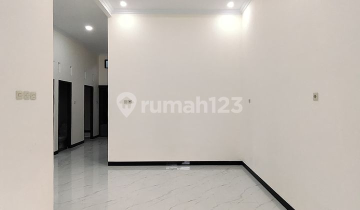 Rumah Modern Di Lokasi Strategis Wedomartani – Nyaman Untuk Keluargarumah Modern Ini Berada Di Dalam Cluster, Menghadirkan Hunian Yang Rapi, Tenang, Dan Nyaman. Lokasinya Dekat Sd Model Wedomartani, 2