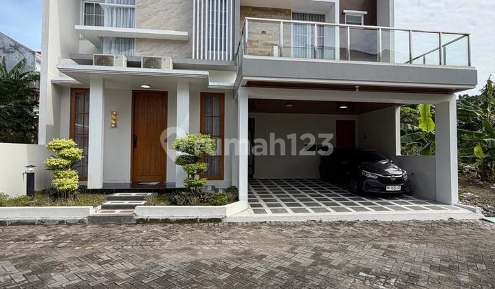 Rumah Mewah Premium 2 Lantai Furnished Dalam Perumahan Merapi Regency Jalan Kaliurang Km 9 Dekat ke Kampus Ugm Jogja H