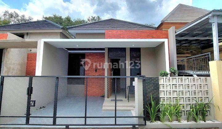 Rumah Cantik Modern Estetik Kekinian Dengan Tata Ruang Fungsional Di Dekat Sd Model Wedomartani Ngemplak Sleman

2 Unit Couple Siap Huni
akses Mudah & Strategis

free :
----------
pagar Modern
kanopi Sollar Flat
biaya Balik Nama
biaya Notaris [ Ajb ]
bpht