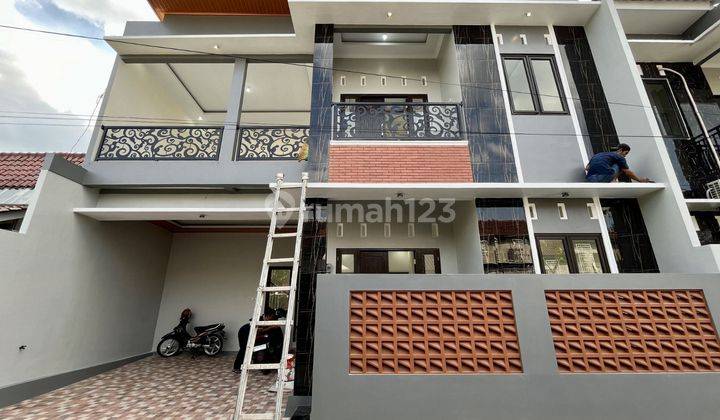 Rumah Mewah Modern 2 Lantai Kontemporer Istimewa Dengan Harga Murah Di Dekat Jogjabay Maguwoharjo

 2