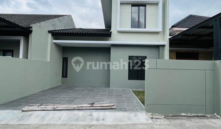 Murah Banget 2 Lantai‼️rumah Baru Mewah 2 Lantai Fresh Desaign Dengan Harga Murah Di Jalan Kaliurang Km.10 Dekat Pasar Gentanlokasi: Jalan Kaliurang Km.10 Sinduharjo Ngaglik  2