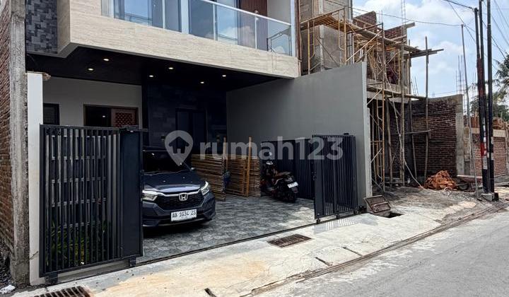New 2-Storey House with Modern Luxury Design on Palagan KM 8 Street, Ngaglik Sleman, Near Hyatt Hotel 2