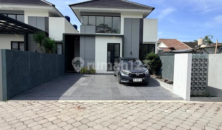 Rumah Baru Mewah Limasan Modern dengan High Ceiling Dalam Cluster di Dekat Uii Terpadu- Dekat Pppg Kesenian