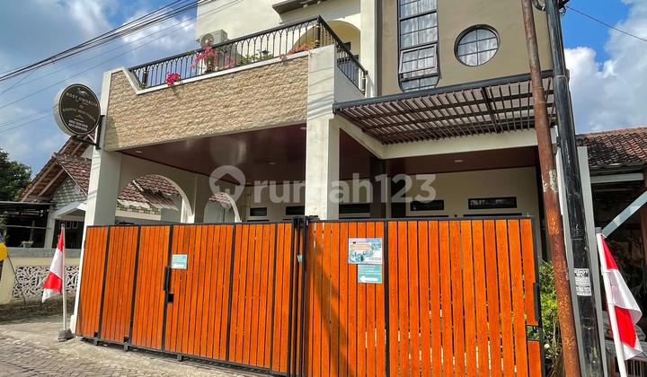 Kost Eklusif 2.5 Lantai Dan Rumah Induk Strategis Dan Fully Furnished Di Jalan Palagan Ngaglik Sleman Dekat Monjali Dan Kampus Ugmharga: 4,150 Milyar [ Nego ]-----------------------------------------legalitas: Shm Imbmaghnet Kawasan:----------------------