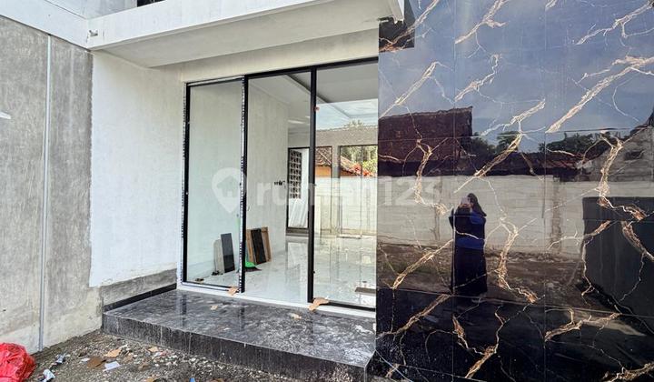 Rumah Mewah Modern Open Space dengan Tanah Luas di Jalan Kaliurang Km. 13 Ngemplak Sleman Dekat Pasar Jangkang