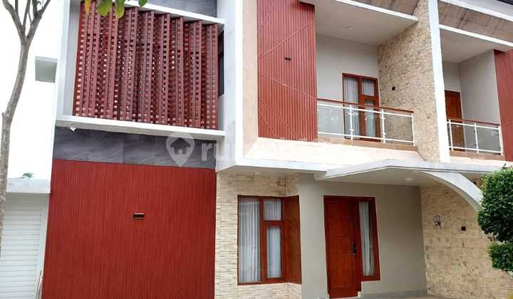 Rumah Mewah Modern 2 Lantai di Dalam Perumahan 16 Unit di Tajem Maguwoharjo Dekat Budi Mulia Rumah Mewah Modern 2 Lantai di Dalam Perumahan 16 Unit di Tajem Maguwoharjo Dekat Budi Mulia