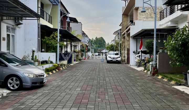 House in Pondok Permai Palagan Housing Complex Near Hyatt Hotel, Palagan Street Km 7.5 2