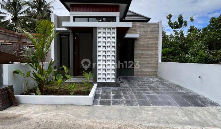 Rumah Cantik Limasan Modern Kekinian Di Jalan Magelang Dekat Polres Sleman & Sch Terbatas! Sisa 2 Dari 3 Unit--------------------------------------------type: 58/93 : 535 Jutalegalitas: Shm Pbgakses Jalan Lebarmodern Berkualitasmaghnet Kawasan:----------- 1