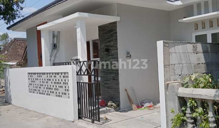 Rumah Baru Cantik Minimalis - Harga Super Ekonomis Hook di Tirtomartani Kalasan Sleman