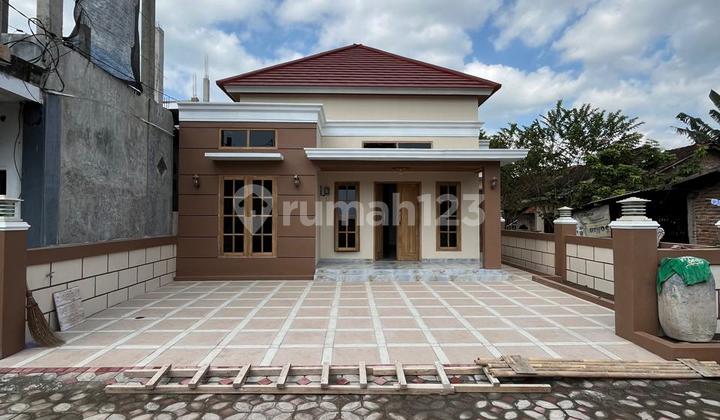 Rumah Baru Gress Limasan Modern Di Jalan Imogiri Timur Wirokerten Banguntapan Bantul Dekat Swalayan Dmharga: 975 Juta [ Nego ]---------------------------------------legalitas: Shm Pbgmaghnet Kawasan:--------------------------------dekat Giwangandekat Kamp 2