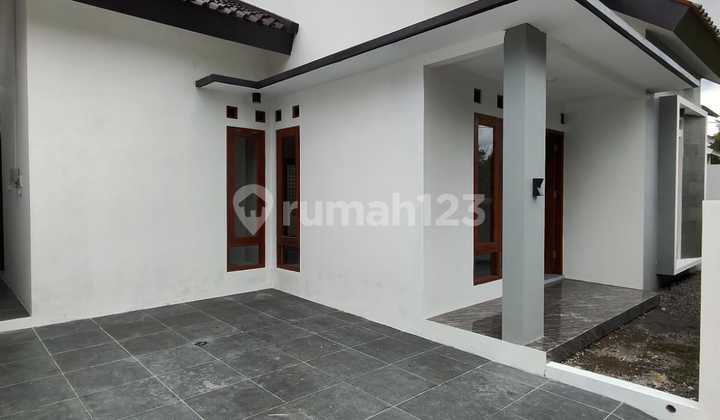 Minimalist Modern 2-Unit New House in Catur Harjo Sleman Near Ibarbo Park 2