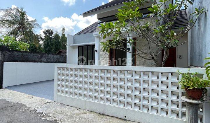 Banting Harga!dari Harga 750 Jutamenjadi 650 Juta Masih Bisa Nego!!!rumah Baru Canntik Minimalis - Harga Super Ekonomis Di Jalan Kaliurang Km 13  2