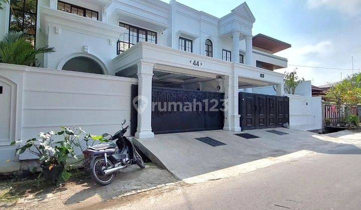 Rumah Mewah Megah Desaign Mediteranian Tropical 2 Lantai Dengan Kolam Renang Di Banyuraden Gamping Sleman Jogja 

fully Furnished
dekat Ke Kota Jogja
dalam Ringroa 1