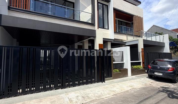 Istimewa Banget‼️Rumah Mewah Modern 2 Lantai Premium dengan Rooftop Luas di Jalan Palagan Km. 1 Dekat Monjali 2