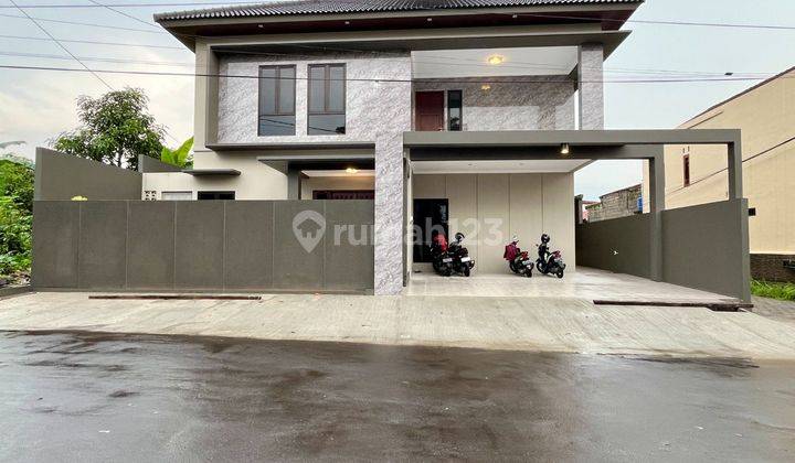 Rumah Mewah Baru Di Wedomartani Utara Jogja Bay Maguwoharjo

luas Tanah : 230 M²
luas Bangunan : 200 M²
jumlah Lantai : 2
kamar Tidur : 5
kamar Mandi : 4
 1