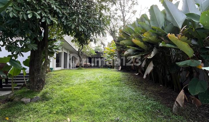 Rumah Mewah Dengan Kolam Renang Dan Halaman Luas Di Sidomoyo Jl Godean Km 7luas  2