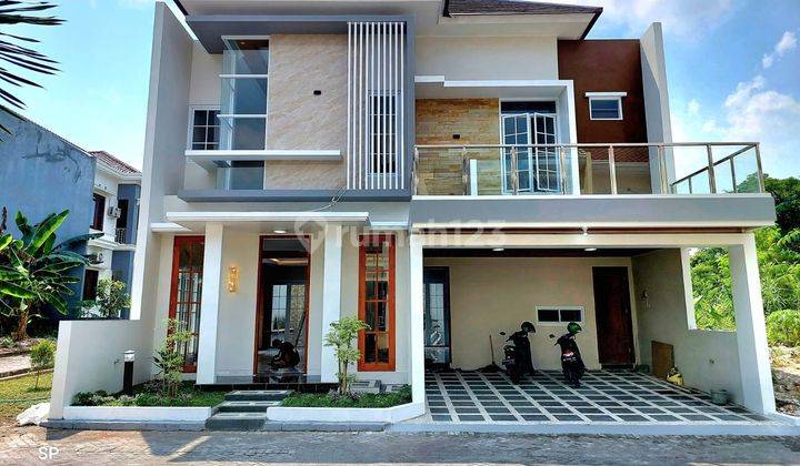 Rumah Mewah Premium 2 Lantai Full Furnish Dalam Perumahan Merapi Regency Indah Jalan Kaliurang Km 9 Dekat Ke Ugm Jogja Harga: 4,9 Miyar [nego]—————————————legalitas: Shm & Pbgsiap Hunifasum Perumahan:-———‐———————lingkungan Nasionalissecurity 24 Jamone Gat 2