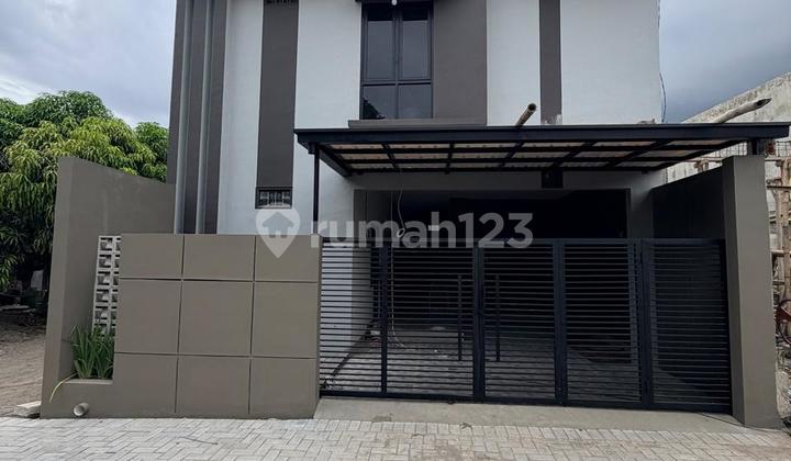 Modern Exclusive Boarding House with 12 Bedrooms - Fully Furnished in Premium Condong Catur Area, Close to UPN and Amikom Campuses
Price: 2.3 Billion [Negotiable]
-----------------------------------------
Legality: SHM Pbg
*Area Magnet:*
Near Condong Catur Market
Close to JIH 2