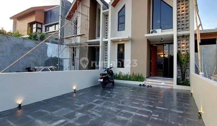 Rumah Mewah 2 Lantai Scandinavian Kekinian - Harga Murah Di Timur Pasar Gentan - Jalan Kaliurang Km 9 Ngaglik Sleman 

 2