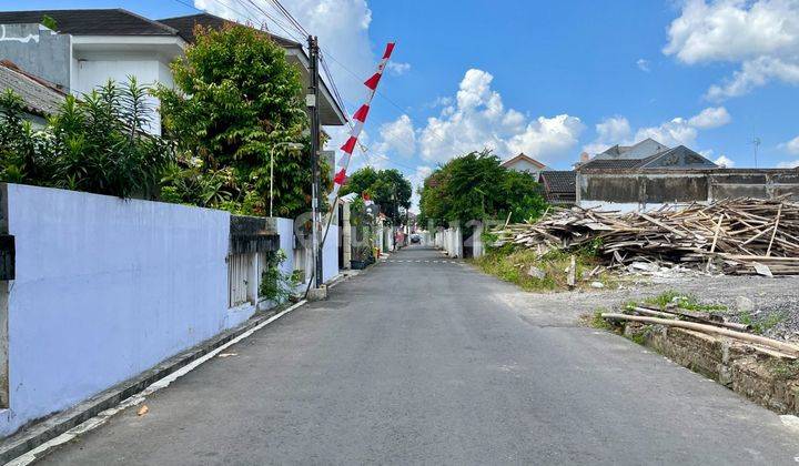 Rumah 4 Lantai Dengan Kolamm Renang di Demangan Caturtunggal Dekat UNY dan Amplaz

 2