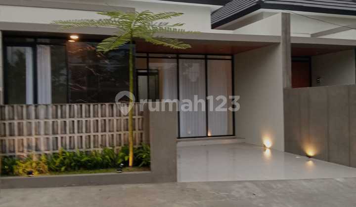 Beautiful Luxurious Modern Contemporary House - Strategically Located on Kaliurang Road Km. 13 Ngaglik Sleman, Near the Yogyakarta Arts Education Center Campus 2