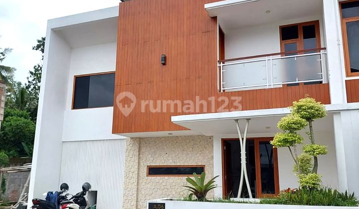 Rumah Mewah Modern 2 Lantai di Dalam Perumahan 16 Unit di Tajem Maguwoharjo Dekat Budi Mulia 2