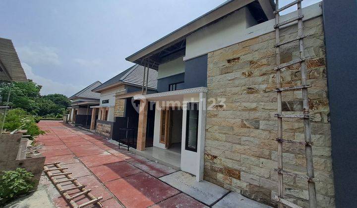 Rumah Baru Mewah  Limasan Dalam Mini Cluster Madinah Residence Di Jalan Kaliurang Km.13 Dekat Sma N 2 Ngaglik Sleman 

maghnet Kawasan:
--------------------------------
dekat Spbu Mindi
dekat Kampus Uii, Pppg Kes
dekat Pasar Jangkang
dekat Puskesmas
dekat 1