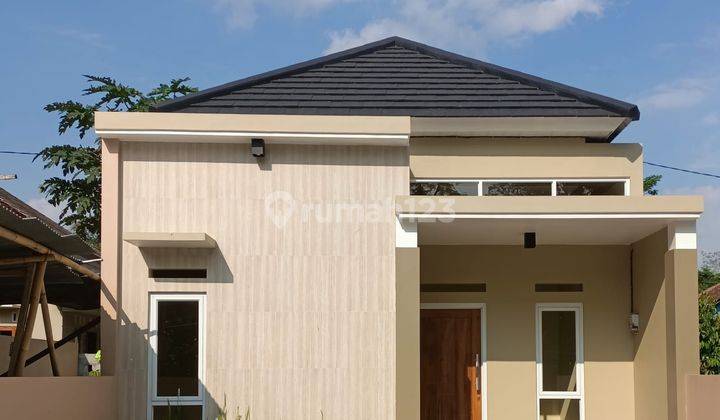 Rumah Cantik Limasan Siap Huni Di Jalan Kaliurang Km 12.5 Sardonoharjo,  1