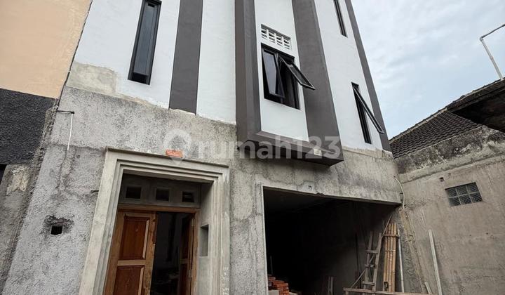 Exclusive 3-Storey Boarding House with 15 Bedrooms - Fully Furnished in Minomartani Ngaglik Sleman, Near Campus 2