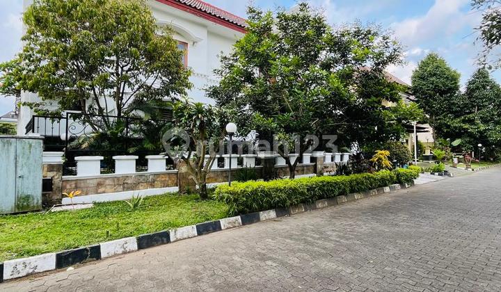 Rumah Mewah Gagah 2 Lantai Full Furnished Dengan Kolam Pribadi Dalam Perumahan Elite Dekat Masjid Suciati Jalan Gito Gatih Rumah Mewah Gagah 2 Lantai Full Furnished Dengan Kolam Pribadi Dalam Perumahan Elite Dekat Masjid Suciati Jalan Gito Gatih