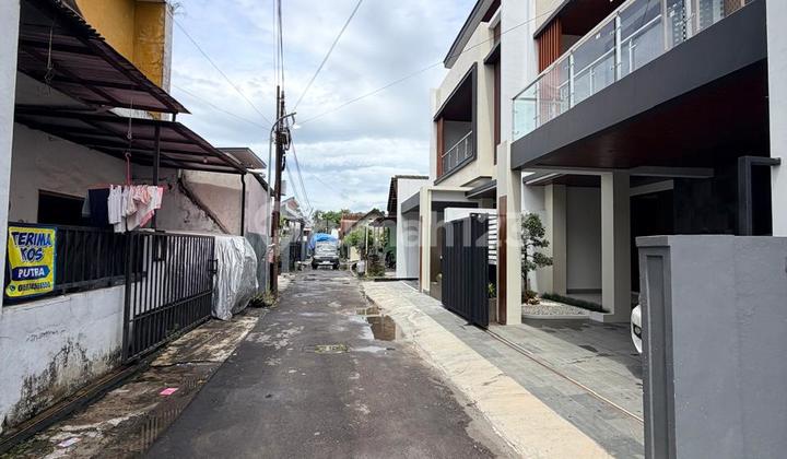 Promo Diskon 200 Juta‼️Rumah Baru Mewah Kontemporer Modern 2 Lantai dengan Kolam Renang di Jalan Palagan Km 1 Dekat Kampus Ugm dan Monjalih