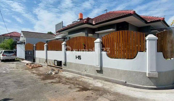 Rumah Mewah Hook Dengan Tanah Luas Dalam Perumahan Elite Di Wedomartani Ngemplak Sleman

dekat Jogjabay

 1