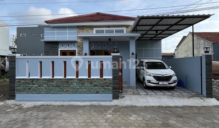 Fresh New Modern‼️ A New Blue Limasan Modern House With Spacious Layout on Magelang Street Km. 16 Triharjo Sleman Fresh New Modern‼️ A New Blue Limasan Modern House With Spacious Layout on Magelang Street Km. 16 Triharjo Sleman