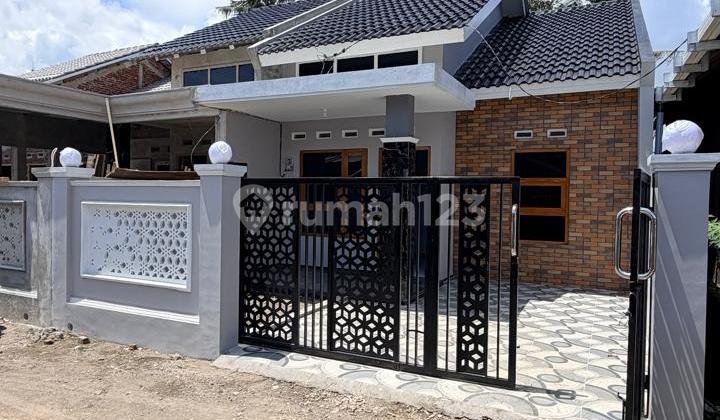 Selomartani House Near Sidorejo Market