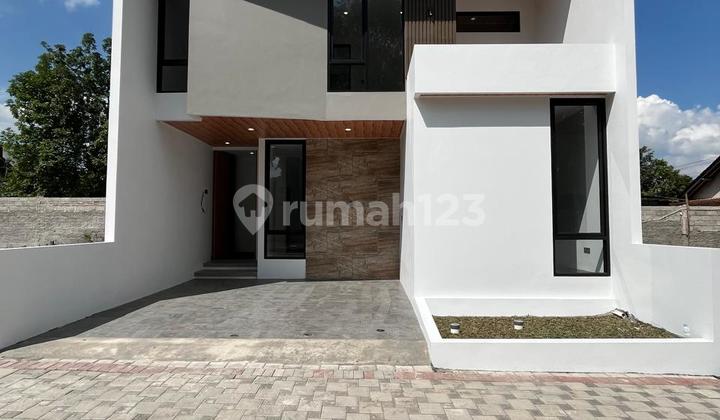Rumah Mewah Kontemporer Modern 2 Lantai Dalam Perumahan Buana Regency Jalan Kaliurang Km. 13 Ngaglik Sleman Dekat Kampus Uii