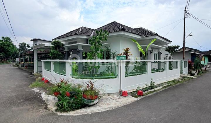 Rumah Cantik dengan Tanah Luas Hook Dekat Masjid di Maguwoharjo Depok Sleman Dekat Kampus Unriyo