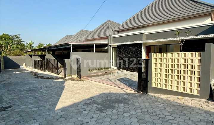 Rumah Mewah Limasan Modern Unit Hook Dengan Tanah Luas Dan Tata Ruang Nyaman Di Jalan Kaliurang Km 13 Ngemplak Sleman Rumah Mewah Limasan Modern Unit Hook Dengan Tanah Luas Dan Tata Ruang Nyaman Di Jalan Kaliurang Km 13 Ngemplak Sleman