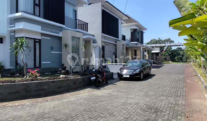 Istimewa‼️rumah 2 Lantai Mewah Strategis Dalam Komplek Perumahan Elite Dengan Security 24 Jam Dekat Hotel Hyatt Jalan Palagan, Sleman  2