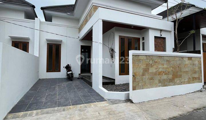 Rumah Baru Putih Limasan Modern - Berkualitas Di Jalan Kaliurang Km 13 1