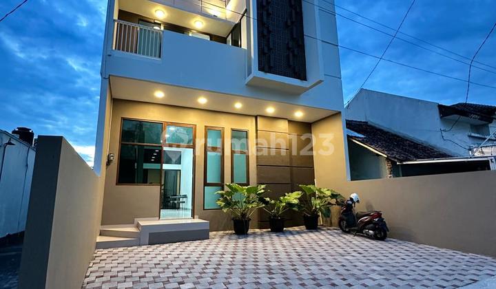 Rumah Baru Di Condongcatur Dekat Ugm Dan Pasar Kolombo Jl Kaliurang Km 7,