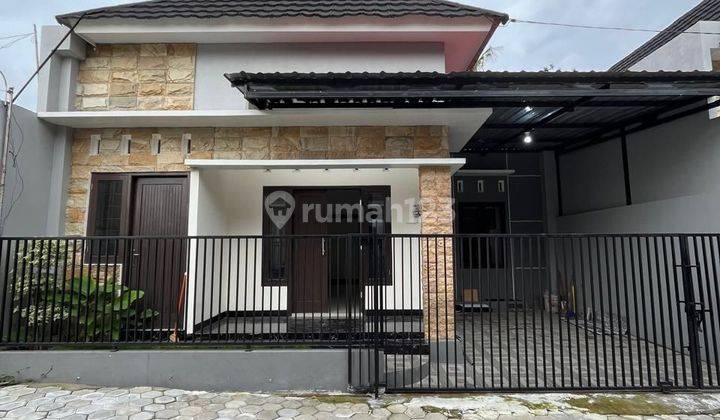 Rumah Cantik Limasan Modern Dengan Tata Ruang Fungsional Di Dekat Sd Model Wedomartani Ngemplak Sleman

 2