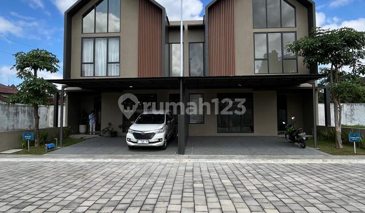 Rumah Mewah Elegan Konsep Scandinavian 2 Lantai Full Furnished Dalam Perumahan Di Jalan Palagan Km. 7.5 Dekat Hotel Hyatt 
