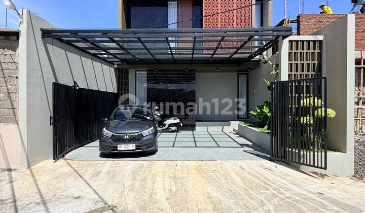 New Luxury 2-Storey Contemporary House Fully Furnished in Bakungan Wedomartani Ngemplak Sleman Near Perum Minomarta 2