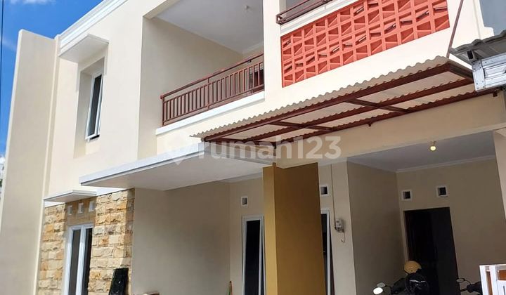 Dijual Rumah Baru 2 Lantai Dekat Jalan Candi Gebanglokasi:wedomartani, Ngemplak, Slemanlingkungan Sekitar:- Jalan Candi Gebang- Jogja Bay Waterpark- Stadion Maguwoharjo