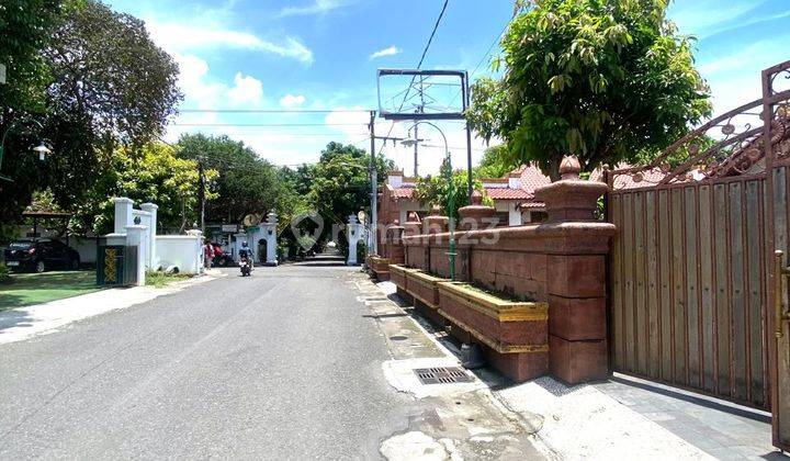 Jarang Ada!!! Rumah Etnik Jawa Dengan Tanah Luas Di Tengah Kota Dekat Kraton Jogjakartaharga: 16 Milyar [ Nego ]----------------------------------------legalitas: Shm Lokasi Sangat Strategis Tengah Kota Di Lingkungan Kraton Yogyakarta,  2