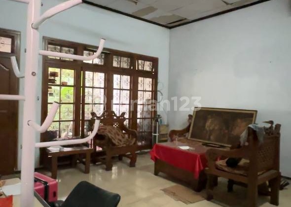 Jp776 Cheap Sale House by the Road in Menteng This is for Sale