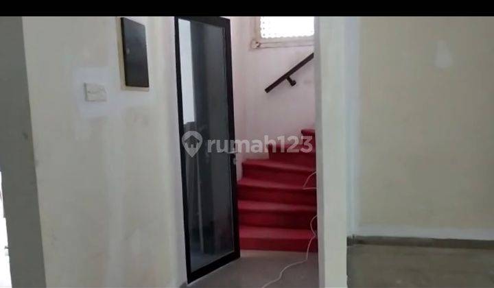 (RENT) Rumah di Menteng lokasi strategis Jakarta Pusat 2