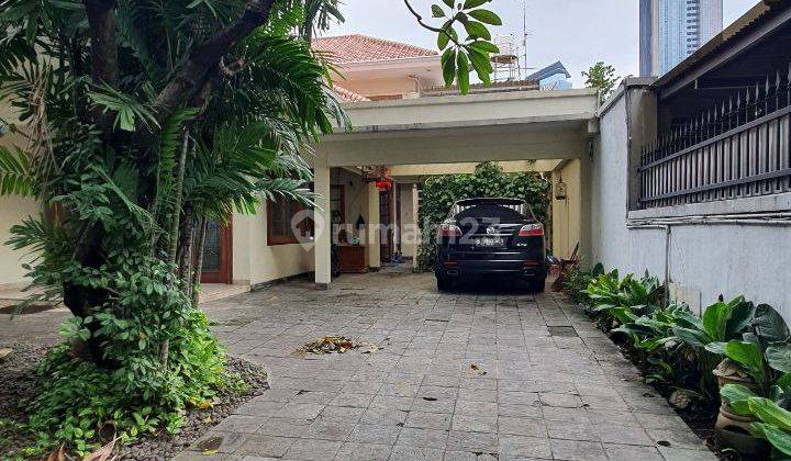 Rumah di Jual dan Sewakan, Dengan Garasi 5 Mobil Daerah Menteng  1