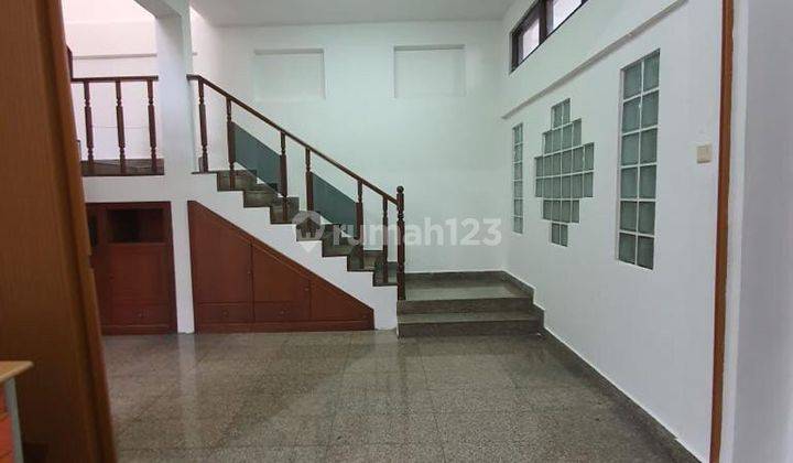 RENT Rumah Sewa Daerah Menteng Semi Furnished Carport Luas ME007 1